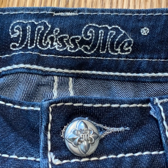 MISS ME Signature Boot Embellished Fleur De Lis Jeans - Picture 7 of 11